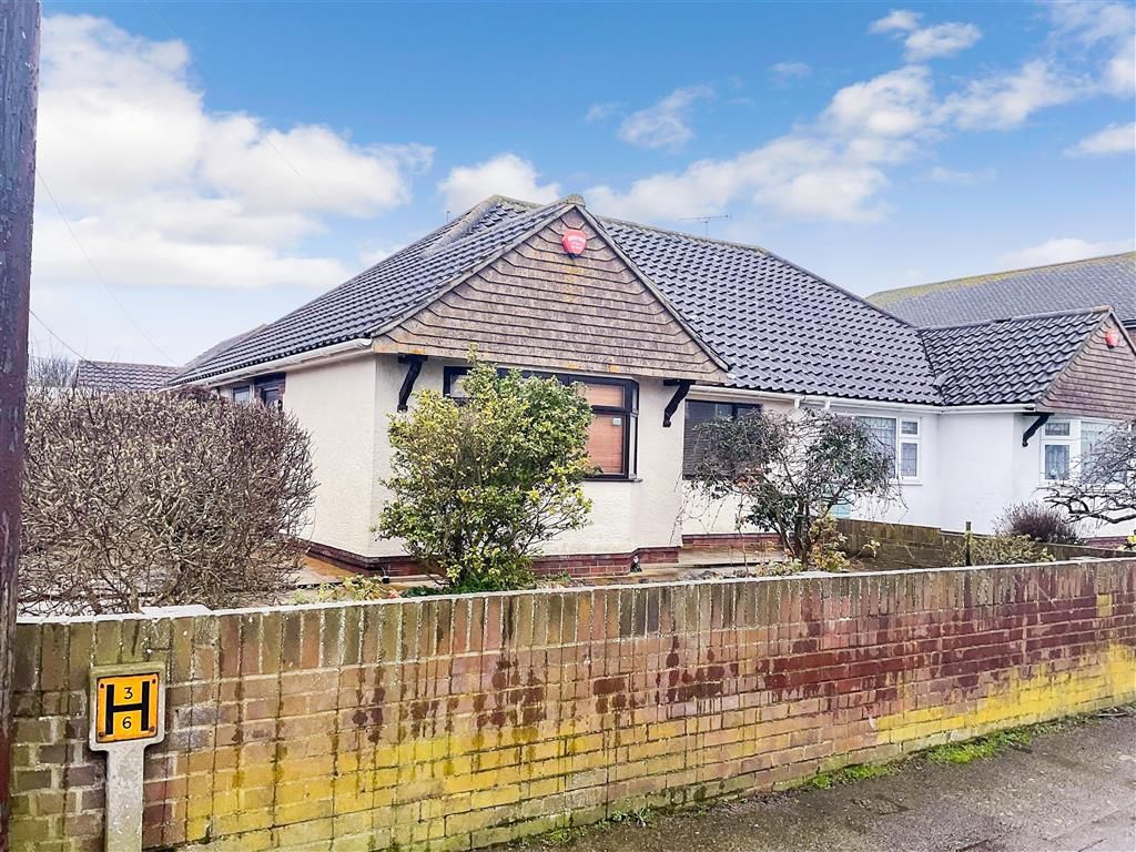 2 bed semidetached bungalow for sale in Park Avenue, Birchington, Kent