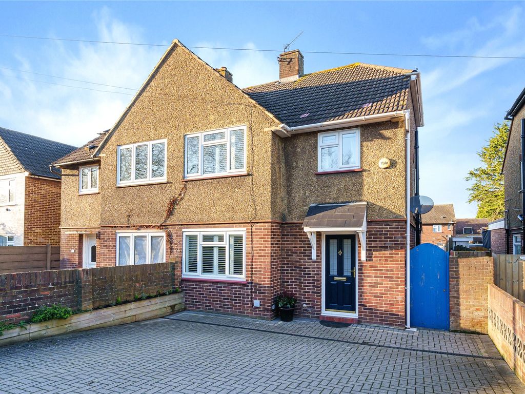 3 bed semidetached house for sale in Walton On Thames, Surrey KT12, £