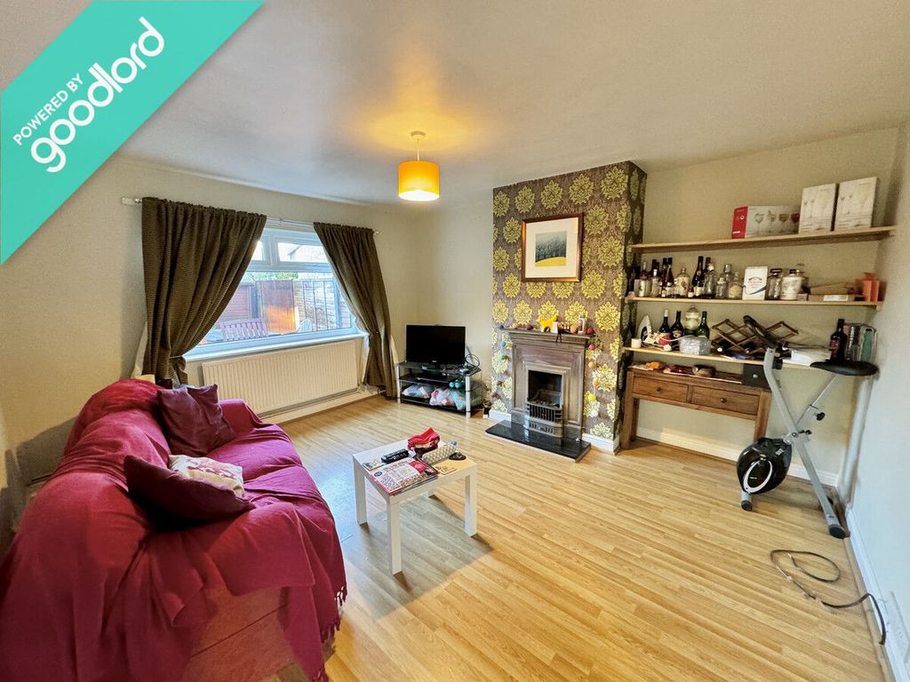 3 bed semidetached house to rent in Winsford Road, Manchester M14, £