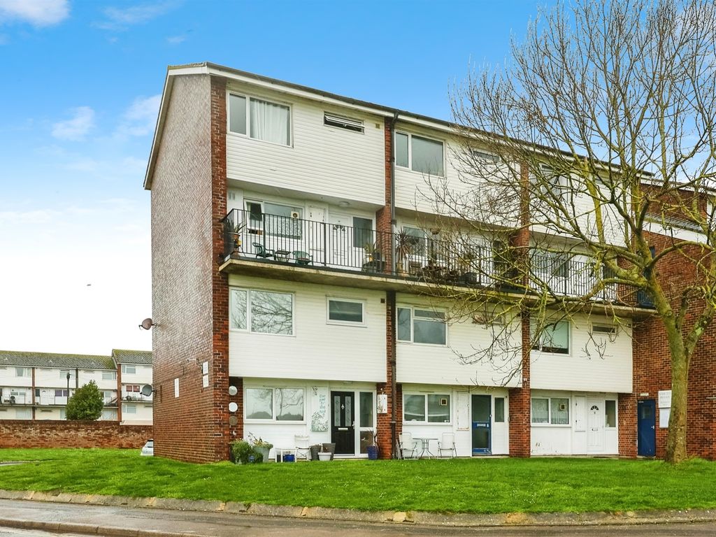 3 bed for sale in Lumsden Road, Southsea PO4, £145,000 Zoopla