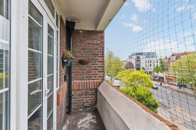 2 bed flat for sale in Du Cane Court, Balham High Road, London SW17, £