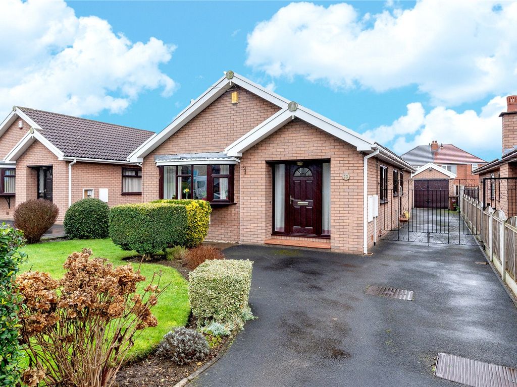 2 bed detached bungalow for sale in Smithson Avenue, Castleford, West