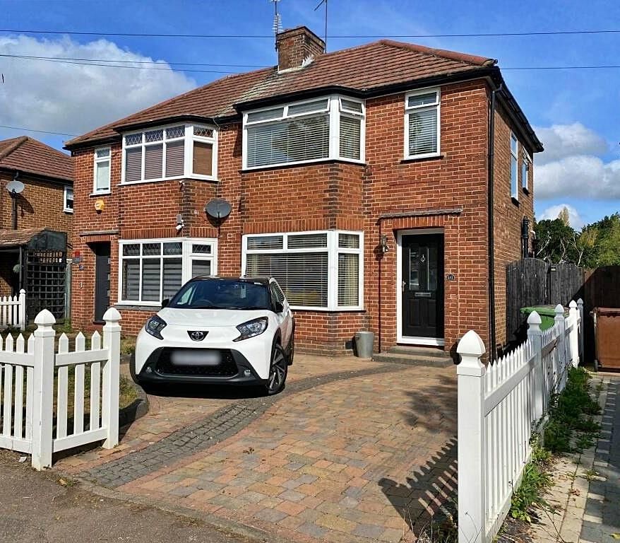 3 bed semidetached house for sale in Hillside Avenue, Borehamwood WD6