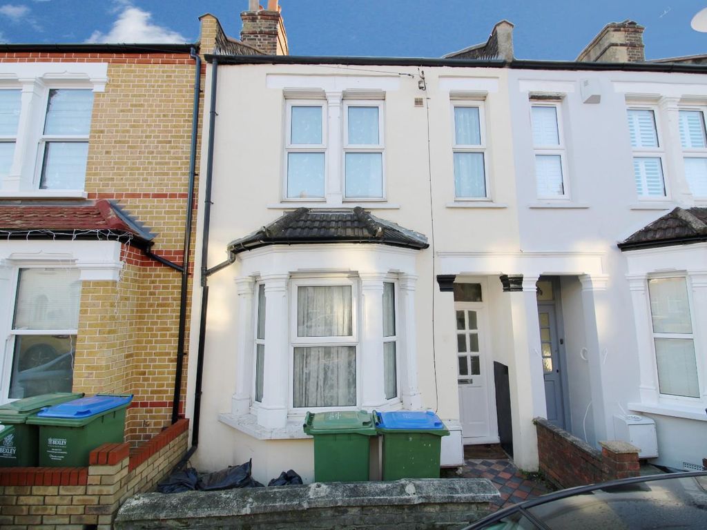 3 bed terraced house to rent in Warwick Road, Welling DA16, £2,000 pcm