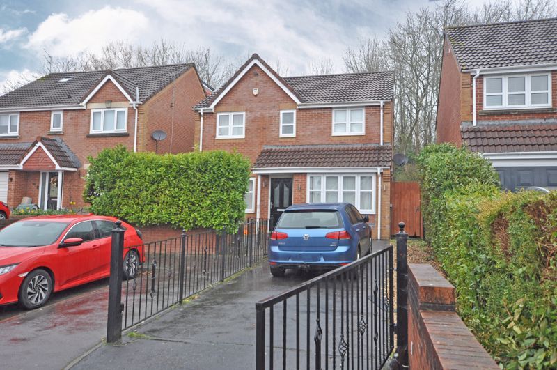 4 bed detached house for sale in Detached House, Stockwood Close