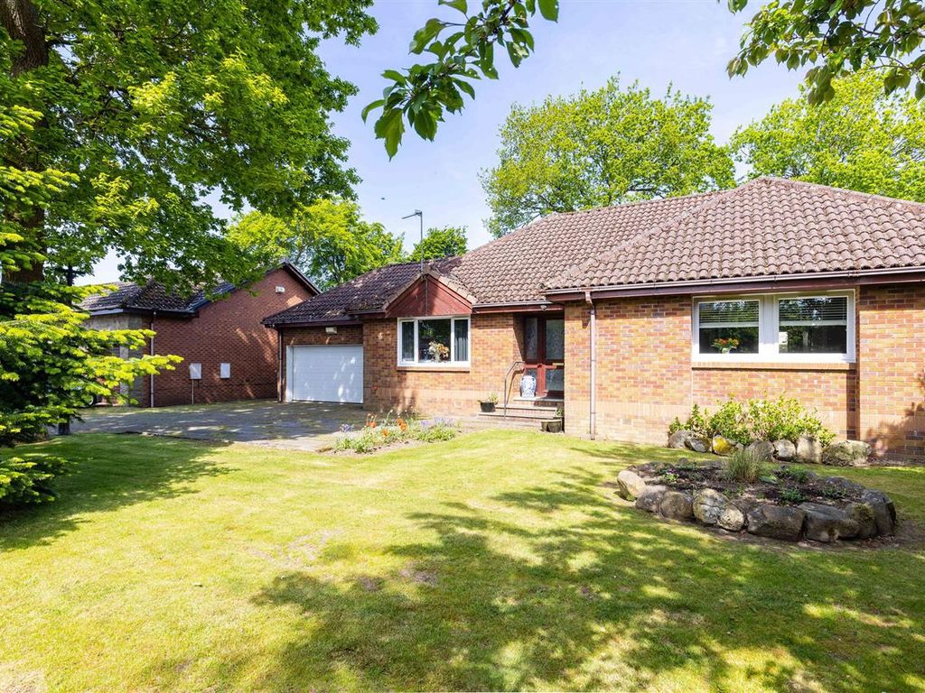 4 bed bungalow for sale in Falside Crescent, Bathgate EH48, £325,000