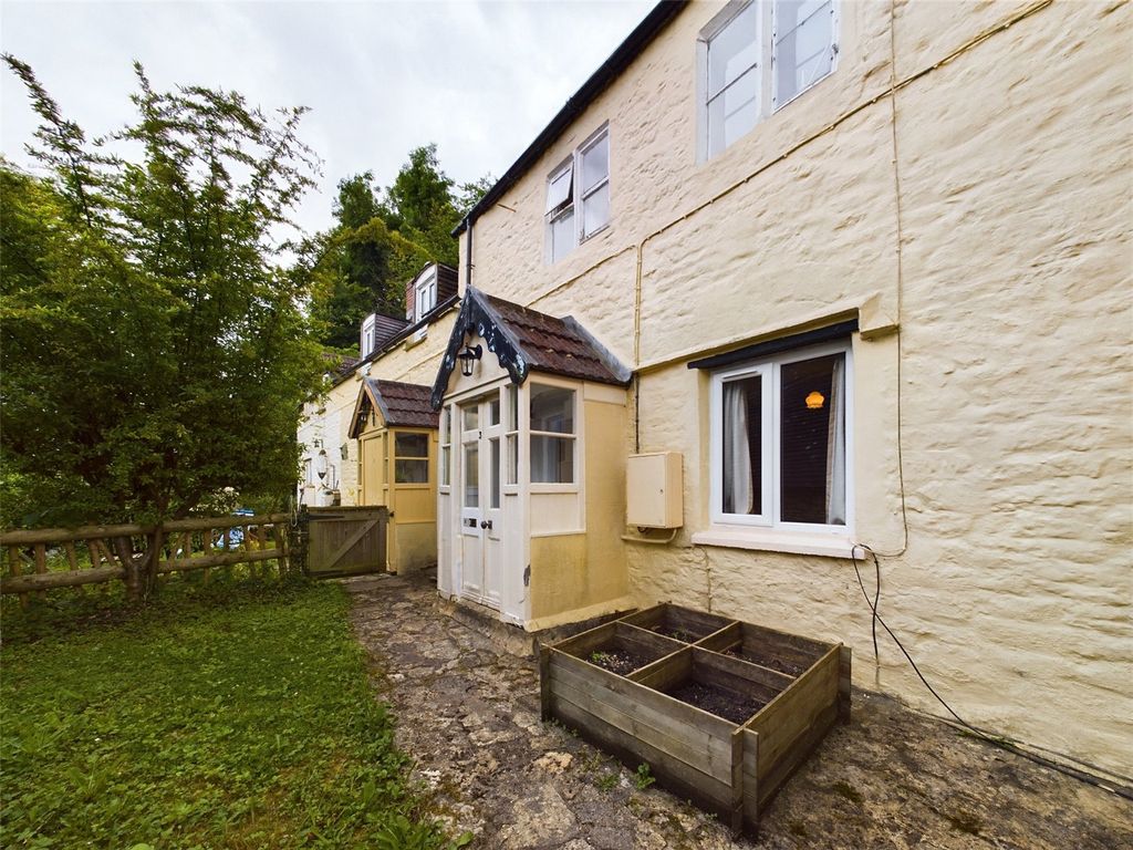 2 bed terraced house to rent in Coopers Hill, Bagpath,