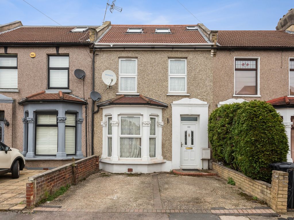 3 bed terraced house to rent in Spencer Road, Seven Kings, Ilford IG3