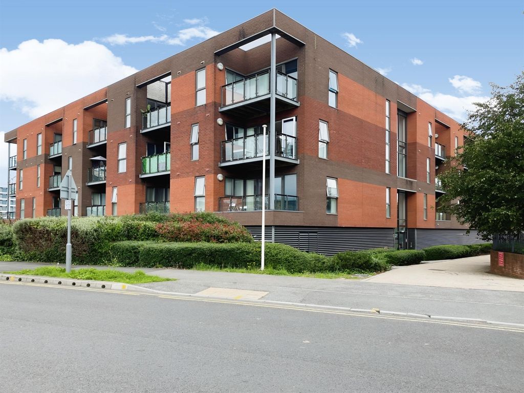 1 bed flat for sale in Usk Way, Newport NP20, £90,000 Zoopla