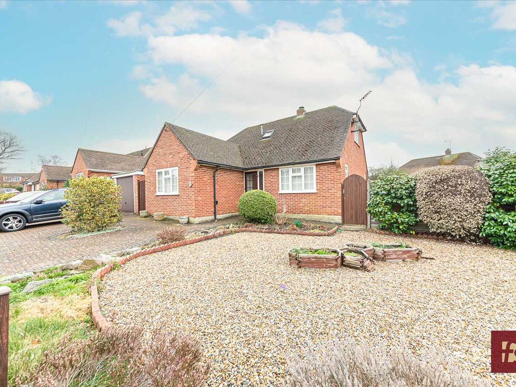 4 bed detached house for sale in Farm Close, Crowthorne RG45 Zoopla