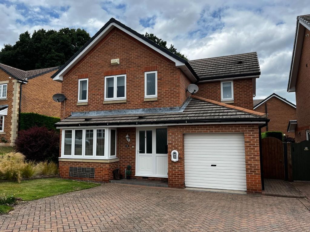 4 bed detached house for sale in Aviemore Close, New Whittington