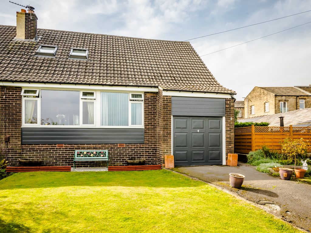 2 bed semidetached bungalow for sale in Annes Court, Southowram