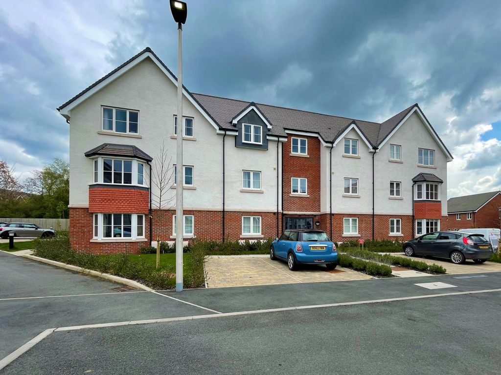 2 bed flat for sale in Drapers Rise, Shrewsbury, Shropshire SY3 Zoopla