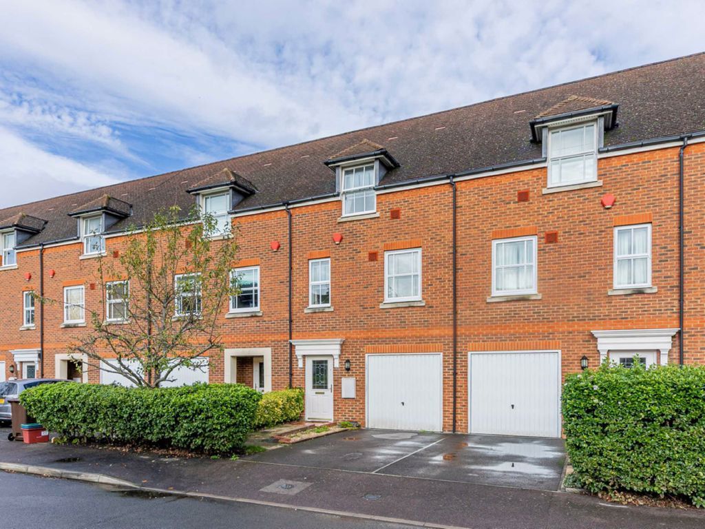 White Lodge Close, Isleworth TW7