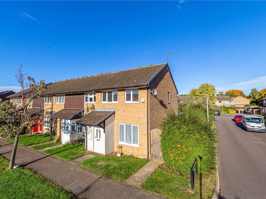 3 bed end terrace house for sale in Forresters Drive, Welwyn Garden