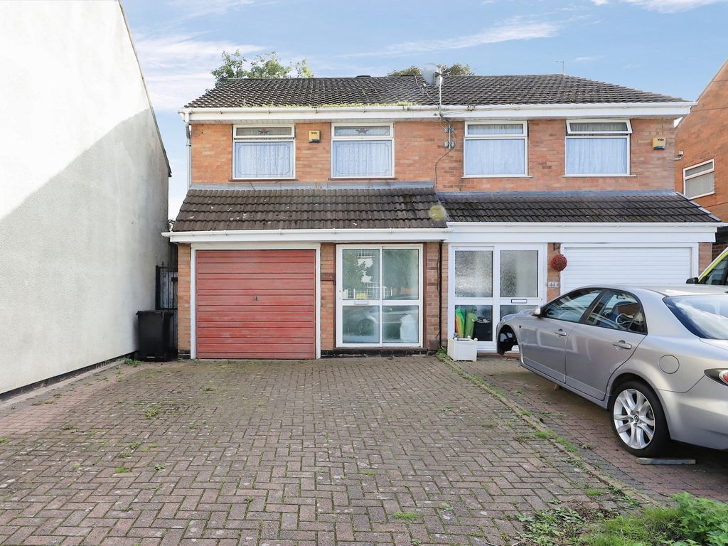 3 bed semidetached house for sale in Wanderers Avenue, Wolverhampton, West Midlands WV2, £