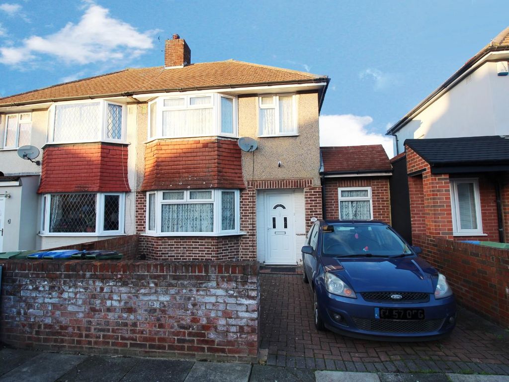 4 bed semidetached house for sale in Birkdale Road, London SE2 Zoopla