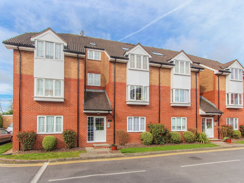 1 bed flat to rent in Holm Oak Park, Hagden Lane, Watford WD18 Zoopla