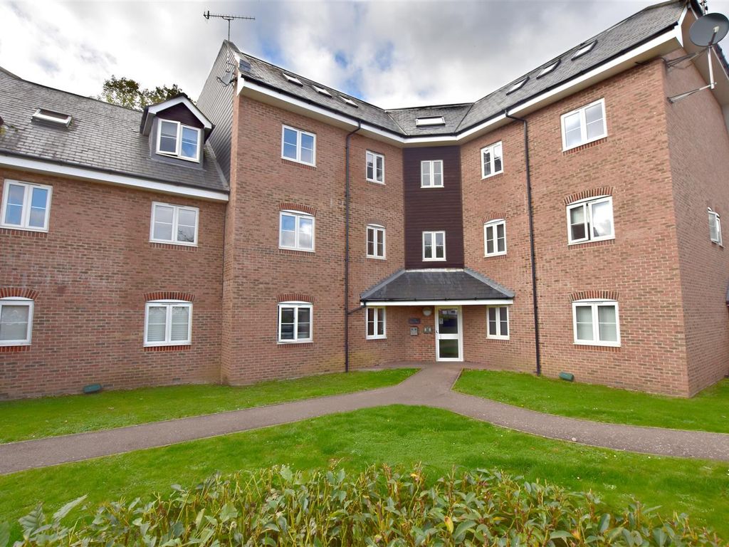 2 bed flat for sale in Wharf Way, Hunton Bridge, Kings Langley WD4 Zoopla