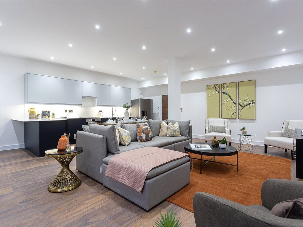 Hillcrest Road, Ealing W3