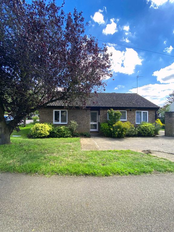 2 bed bungalow to rent in Lambs Lane, Cottenham CB24, £925 pcm Zoopla