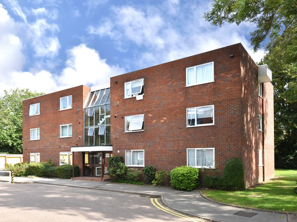 2 bed flat for sale in Sutton Close, Beckenham BR3 Zoopla