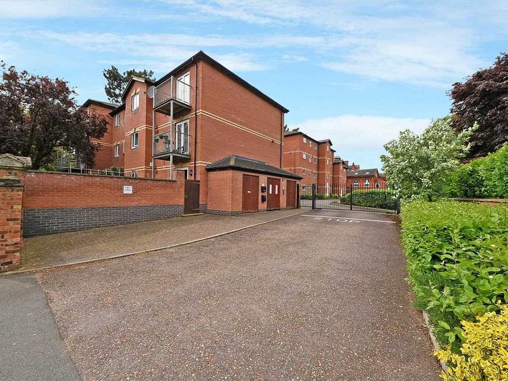 2 bed flat to rent in The Pines, Midland Road, Wellingborough NN8 Zoopla