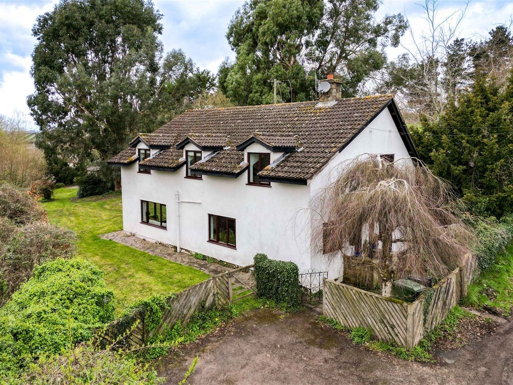 4 bed detached house for sale in Little Dewchurch, Herefordshire HR2, £