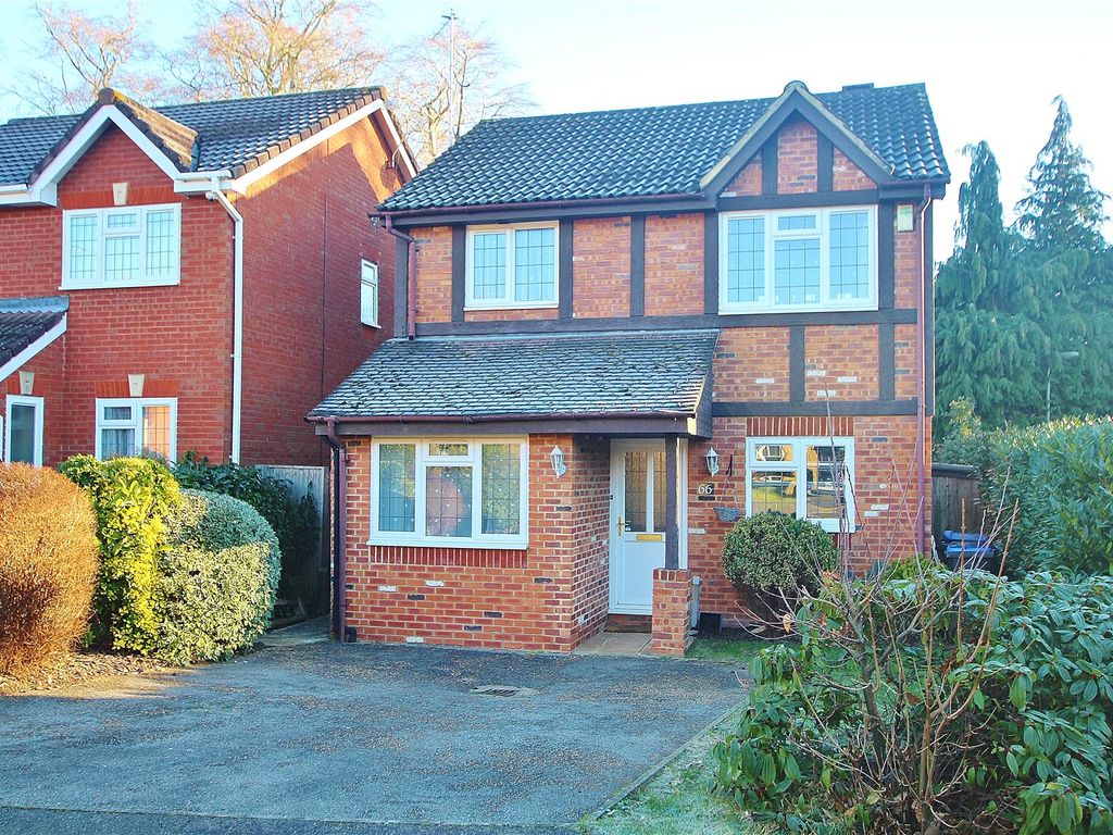 3 bed detached house for sale in Knaphill, Woking, Surrey GU21, £