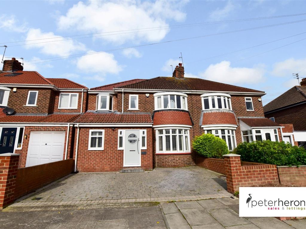 4 bed semidetached house for sale in Dykelands Road, Seaburn