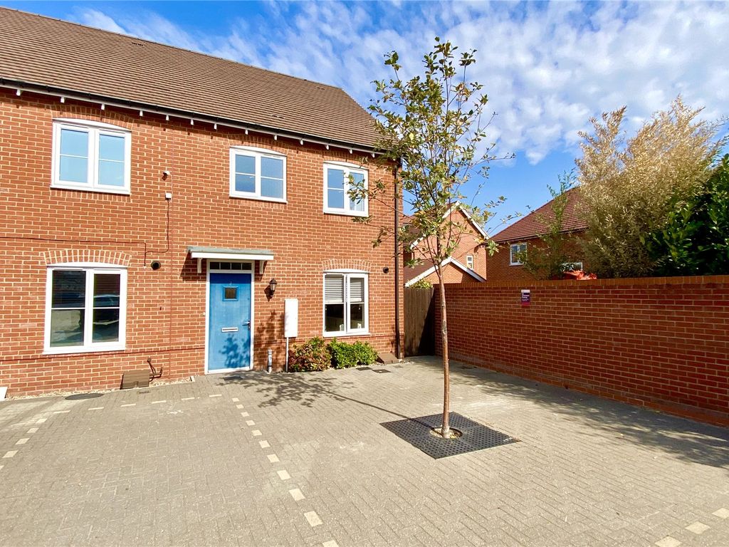 3 bed semidetached house for sale in Gardenia, Woodley, Reading, Berkshire RG5 Zoopla