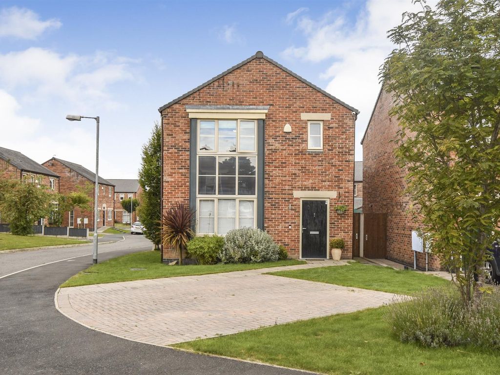 3 bed property for sale in Brook Meadow Close, Tyldesley, Manchester