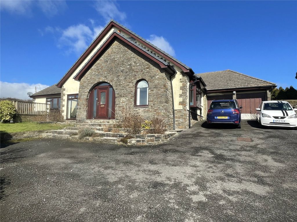 5 bed detached house for sale in Croesyceiliog, Carmarthen