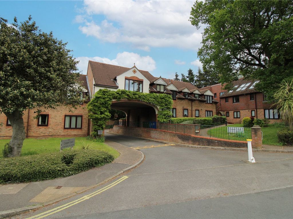 2 bed flat for sale in Salisbury Road, Farnborough, Hampshire GU14 Zoopla