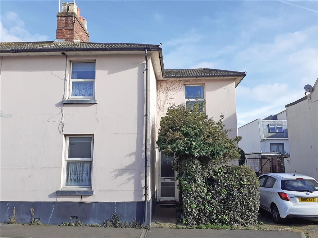 3 bed end terrace house for sale in Albert Road, Littlehampton BN17