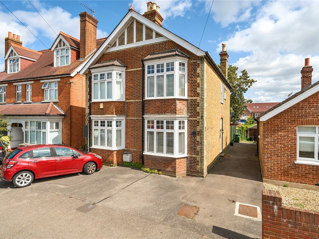 3 bed semidetached house for sale in Laleham Road, StainesUponThames