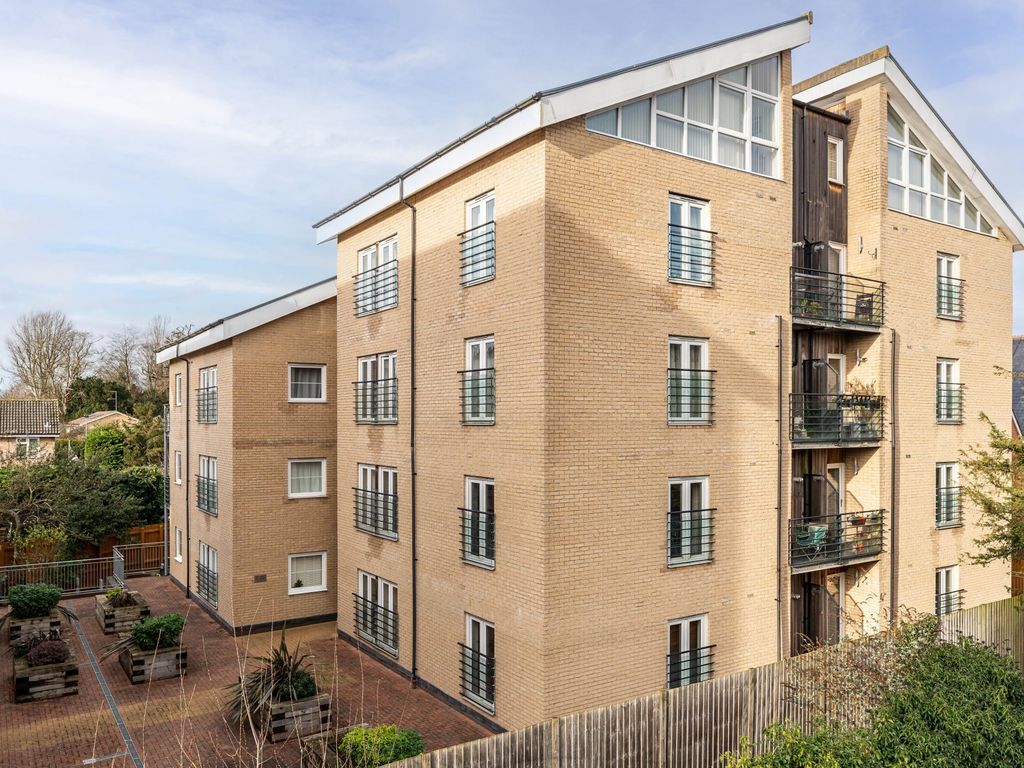 Silver Street Stansted CM24  