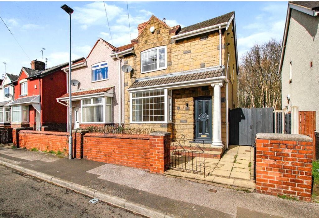 3 bed semidetached house for sale in Frederick Street, Goldthorpe