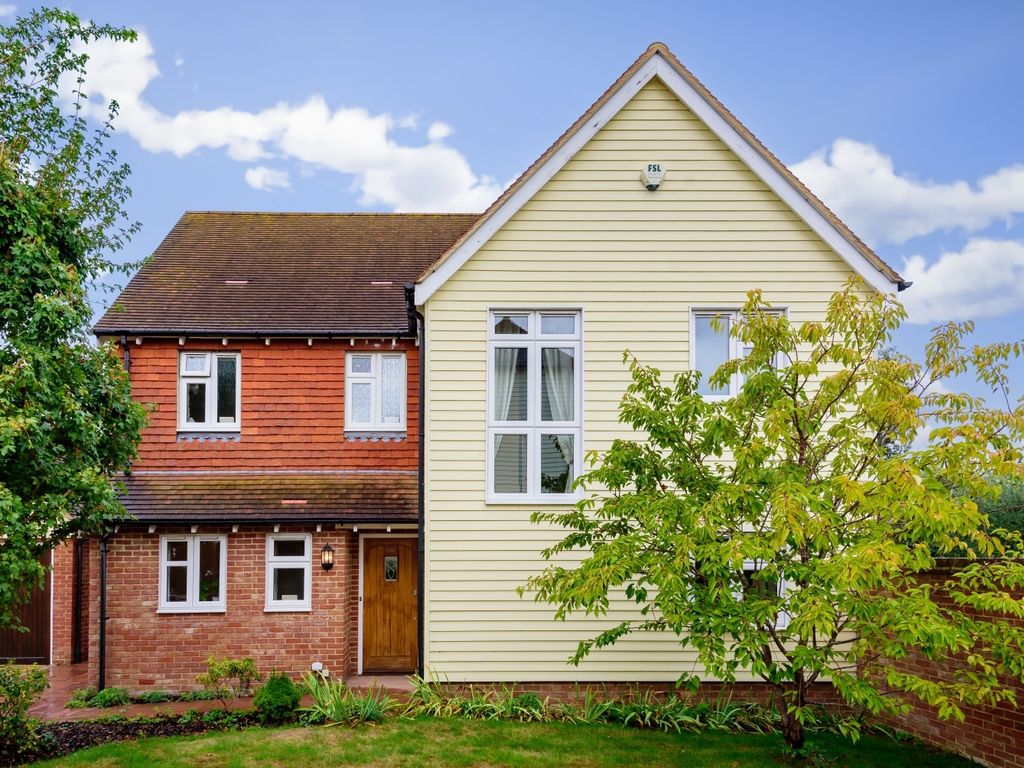 4 bed detached house for sale in Lime Tree Place, Orpington BR5 Zoopla