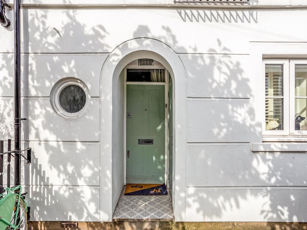 2 bed end terrace house to rent in Harwood Terrace, London SW6, £4,250