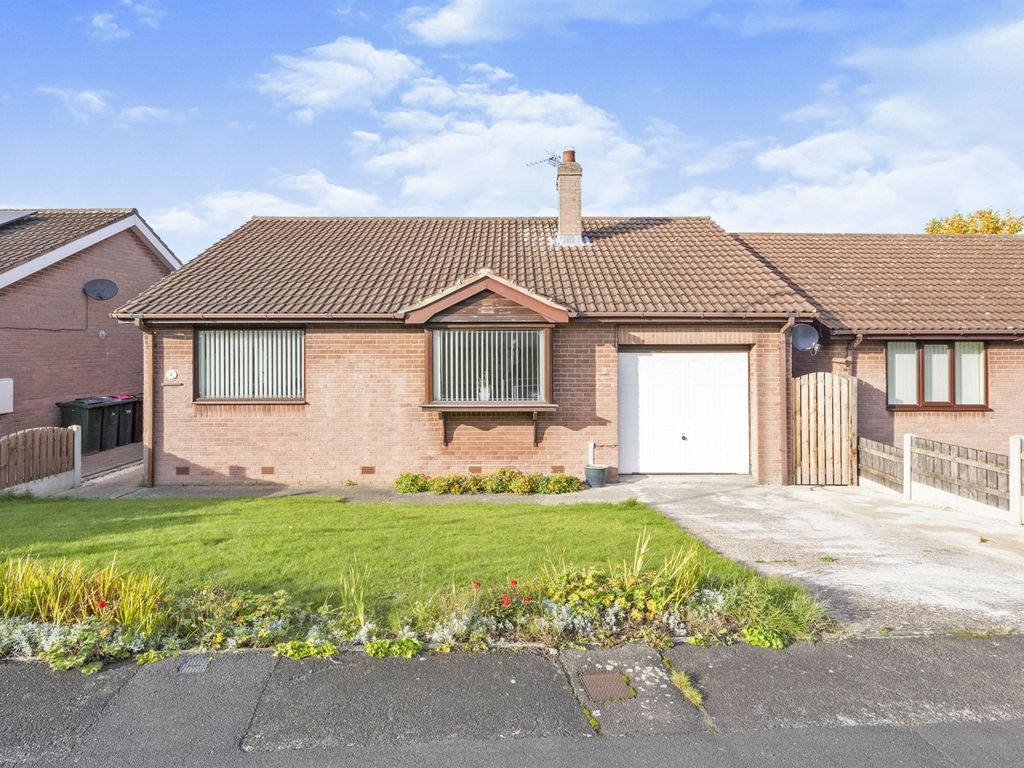 3 bed detached bungalow for sale in Crossfield Drive, WathUponDearne