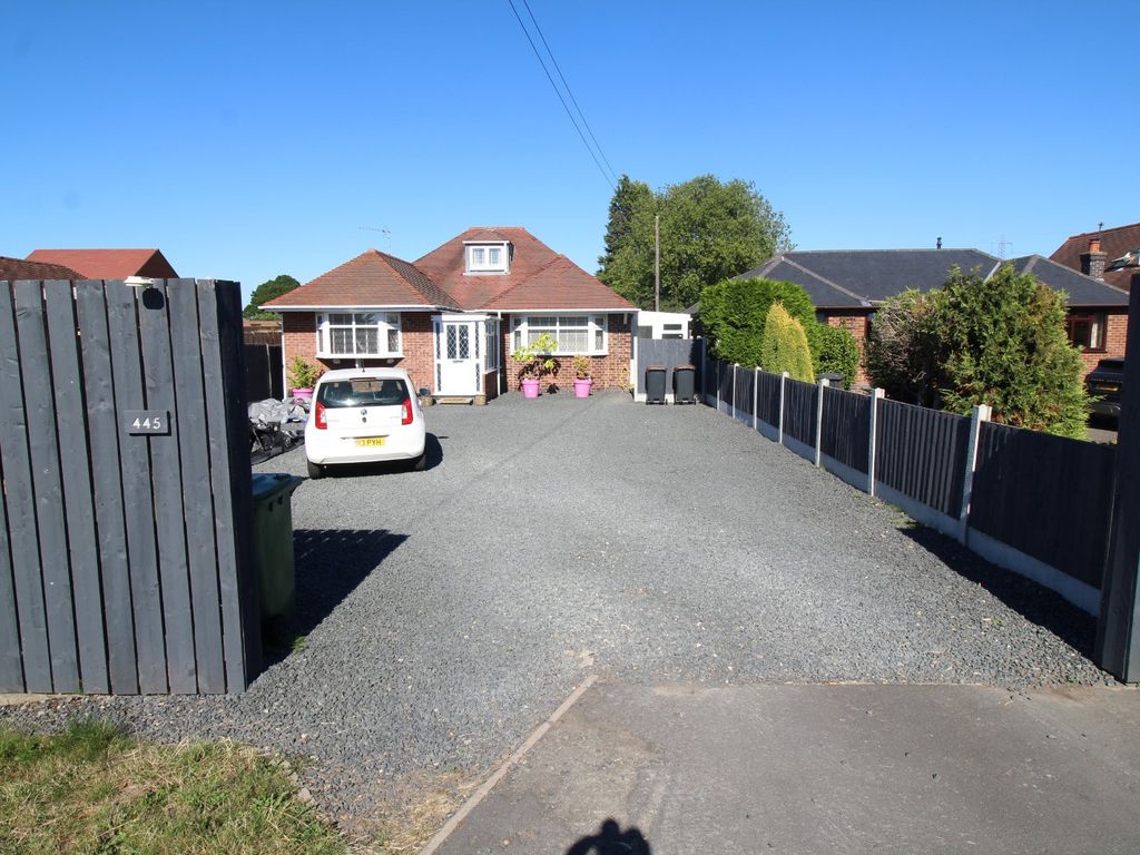 4 bed bungalow for sale in Nuneaton Road, Bulkington, Bedworth