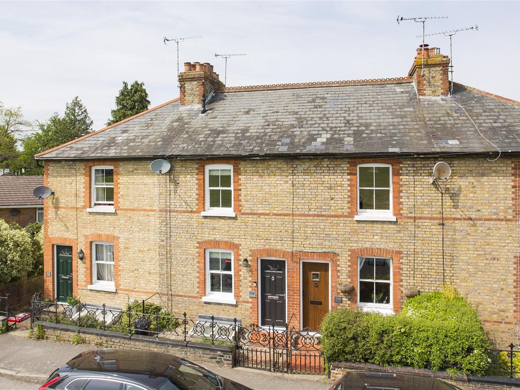 3 bed terraced house for sale in Chipstead Lane, Riverhead, Sevenoaks