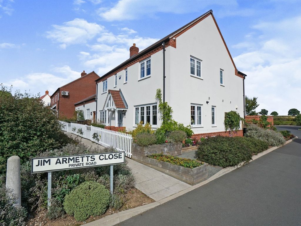 4 bed detached house for sale in Jim Armetts Close, Osgathorpe