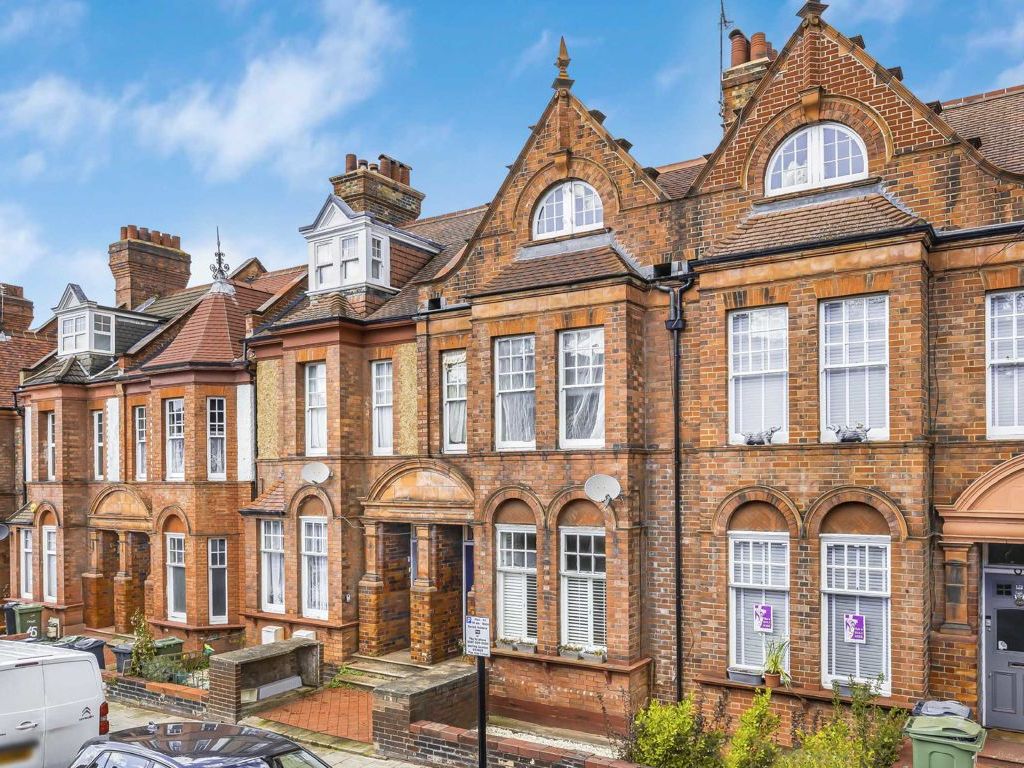 2 bed flat for sale in Amesbury Avenue, London SW2, £400,000 Zoopla