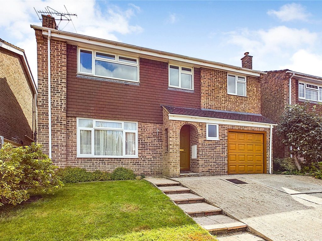 5 bed detached house for sale in Lingfield Road, Newbury, Berkshire