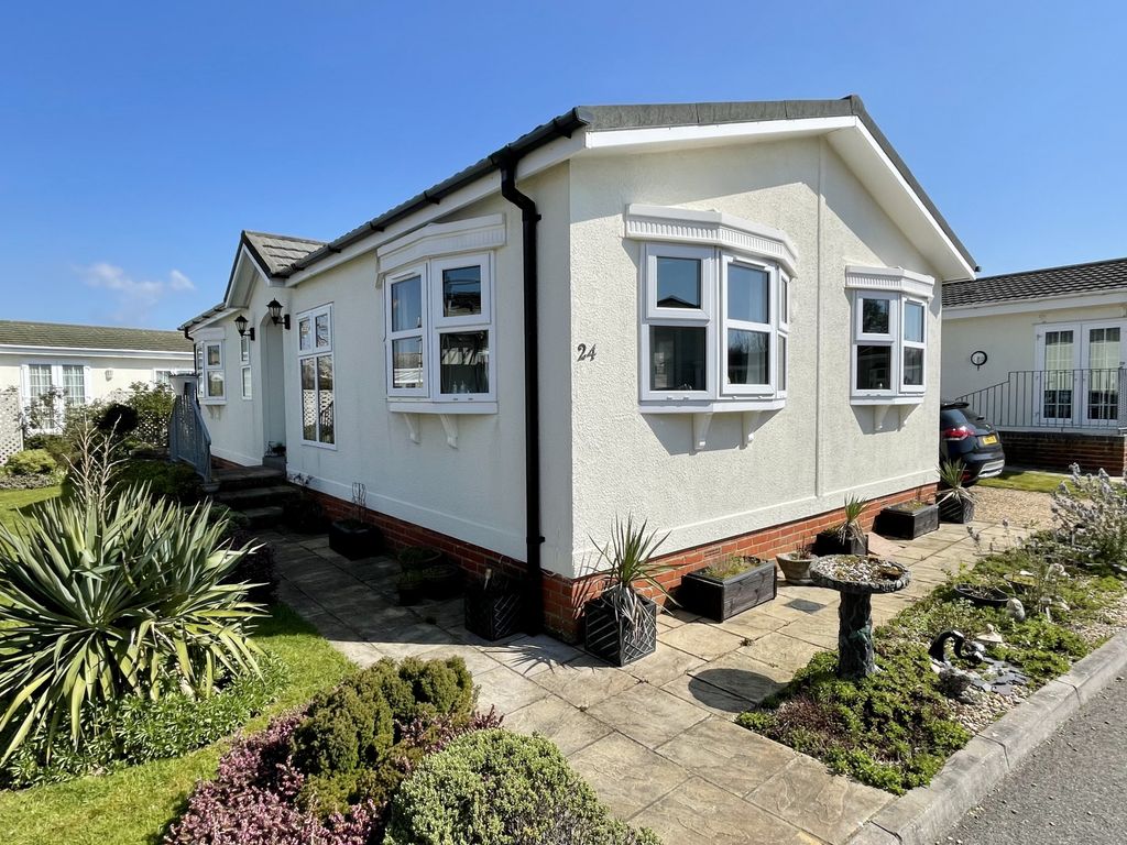 2 bed bungalow for sale in Oak Tree Lane, Eastbourne, East Sussex BN23