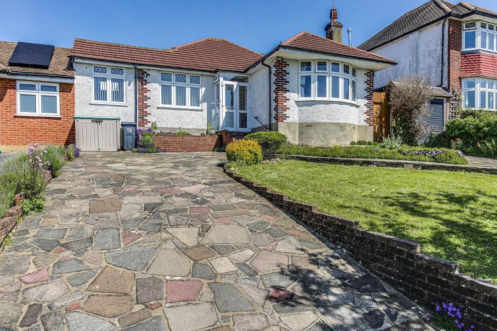 3 bed semidetached bungalow for sale in Westfield Avenue, Sanderstead