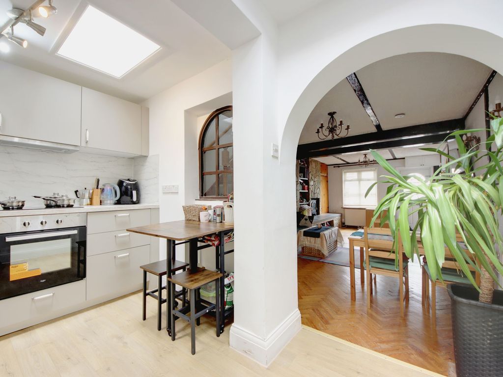 2 bed cottage for sale in Primrose Gardens, Bushey WD23, £400,000 Zoopla