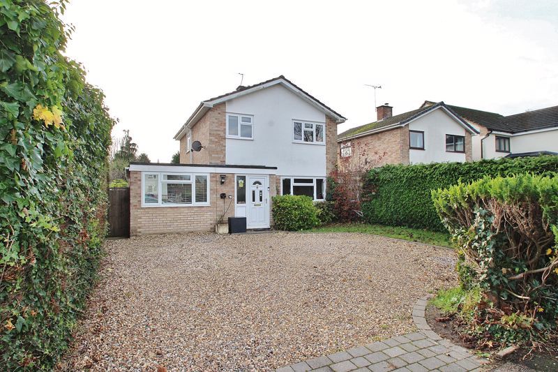 4 bed detached house for sale in Burford Road, Witney OX28, £550,000
